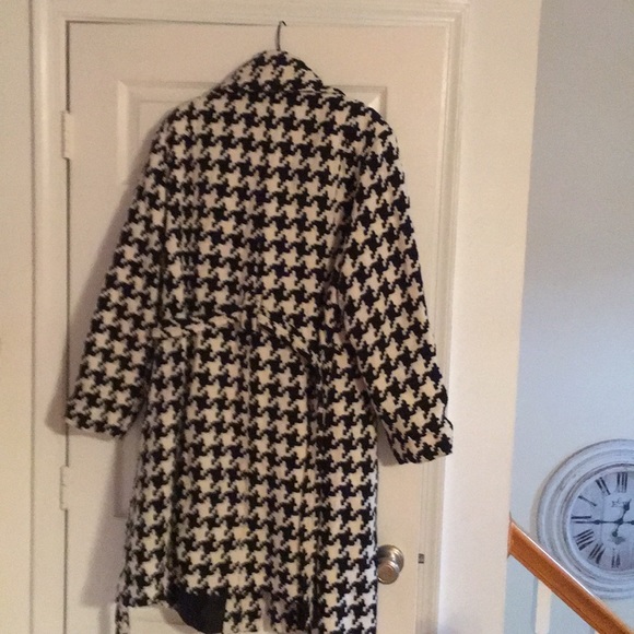 Houndstooth Wool Coat - Picture 7 of 7